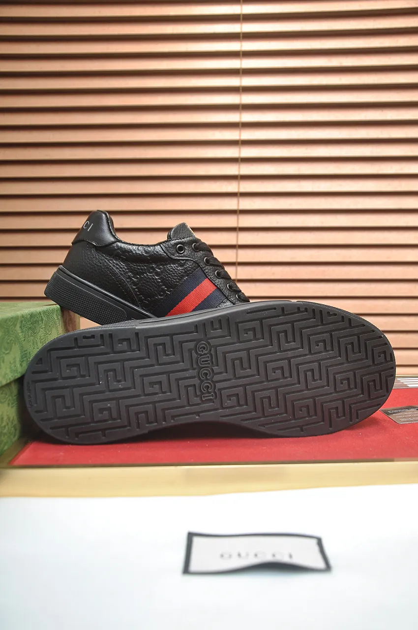 Men's shoes 💰480💶【GUCCI】1:1 men's sports shoes from the official website are now on the market. They are made of original silk cowhide + first-layer sheepskin lining, plus the original 1:1 comfortable outsole from the official website. Fashionable and versatile, super comfortable and breathable! Available in 2 colors: black, standard shoe size 38/45 (custom-made size 45 is non-refundable)